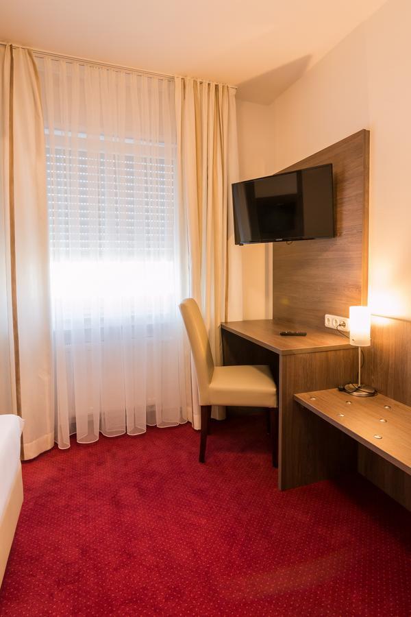 קרפן Hotel Restaurant Jaegerhof מראה חיצוני תמונה